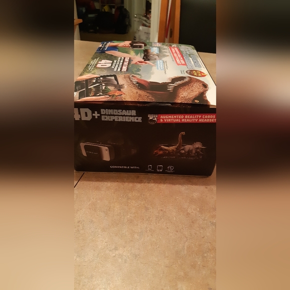 Game 4d + dinosaur experience it's for Age 7+ new with out tag - Picture 4 of 4